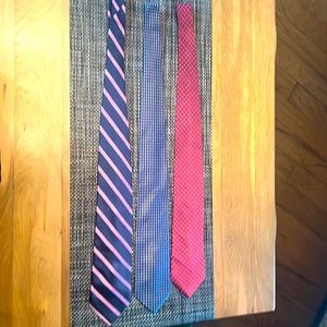 Mens Ties - 3 ties 2 of them are tommy hilfiger and the other is nautica